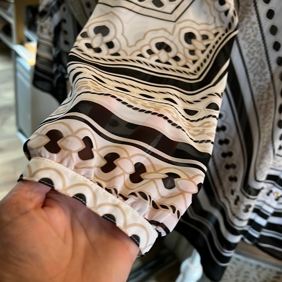 JM Collection, sheer top, large - perfect for layering; over a cami/swimsuit - Picture 4 of 6